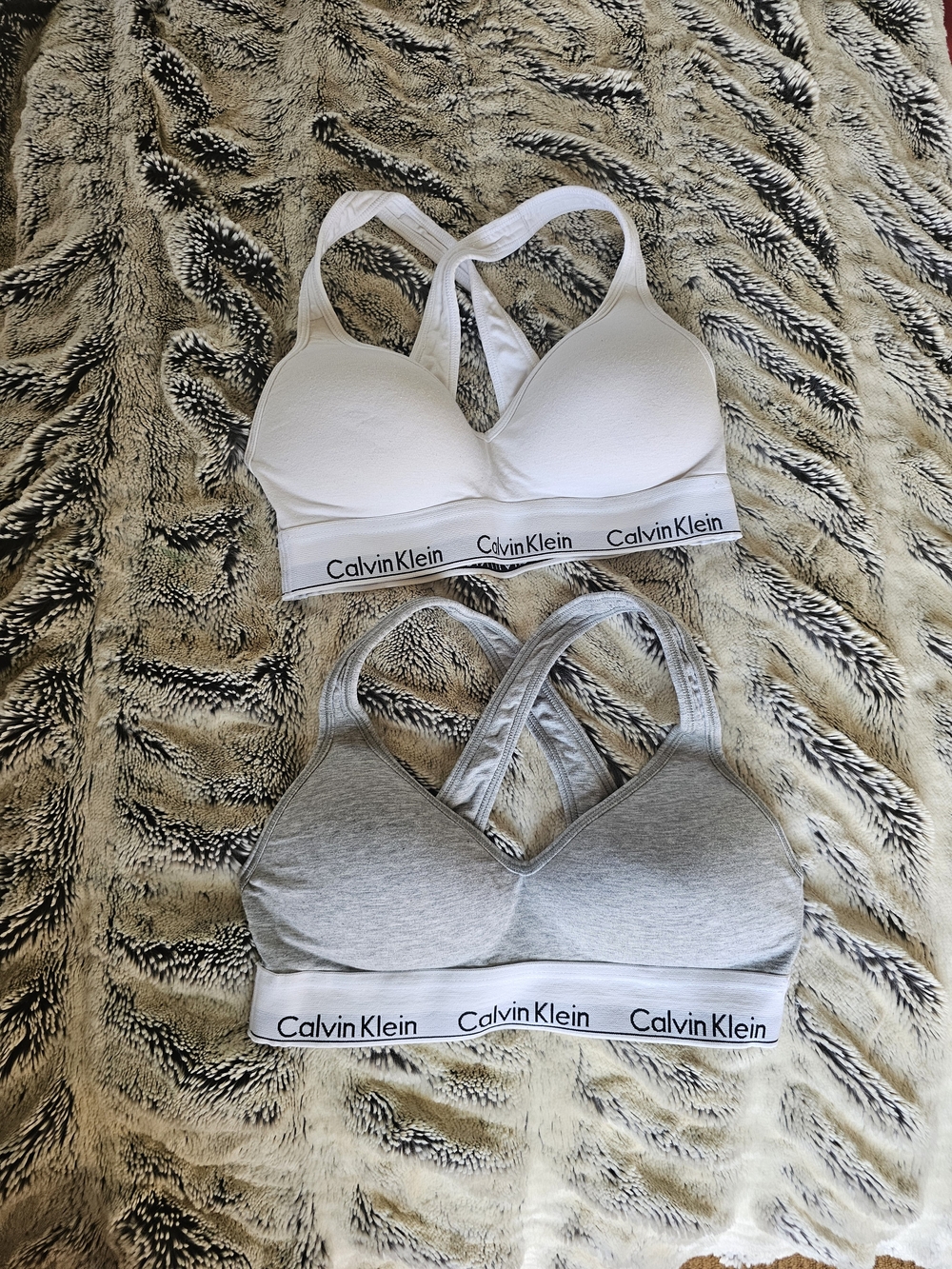 Calvin Klein Women's Bralette - White and Heather Gray